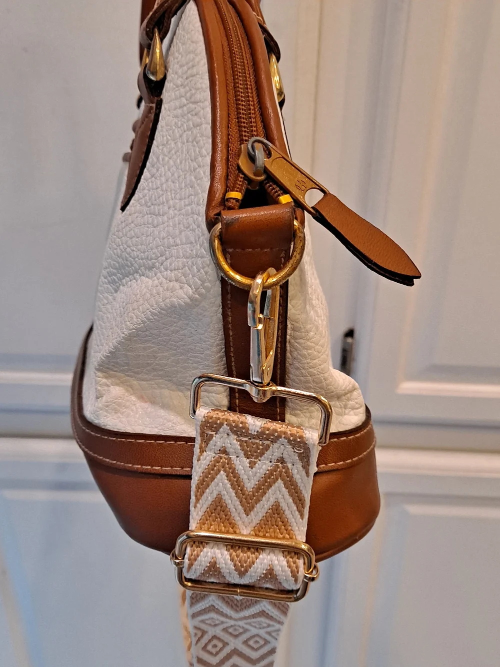 Michael Stevens International Vintage White Pebble Dome Satchel Tan Leather